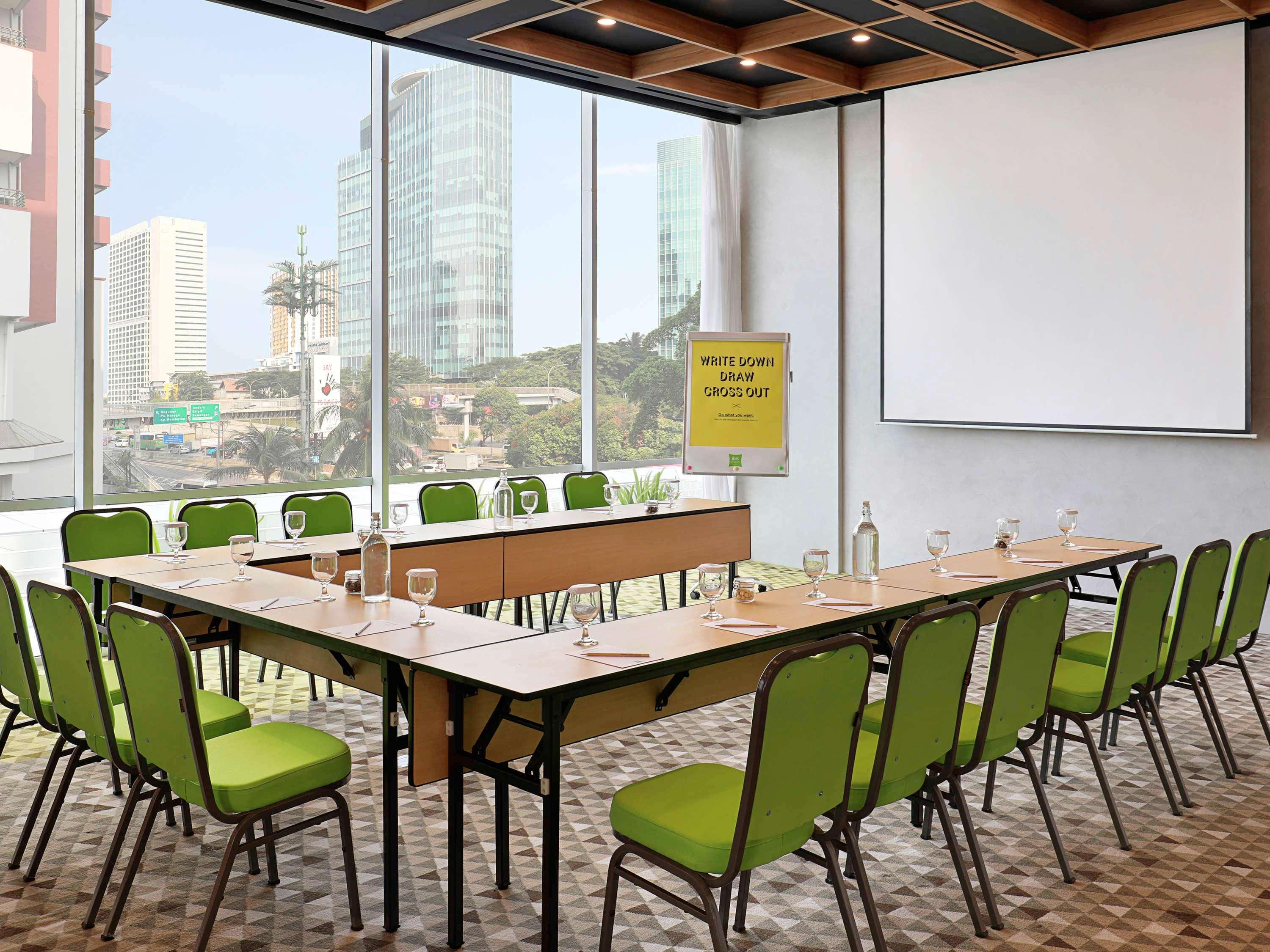 Ibis Styles Jakarta Simatupang Exteriör bild
