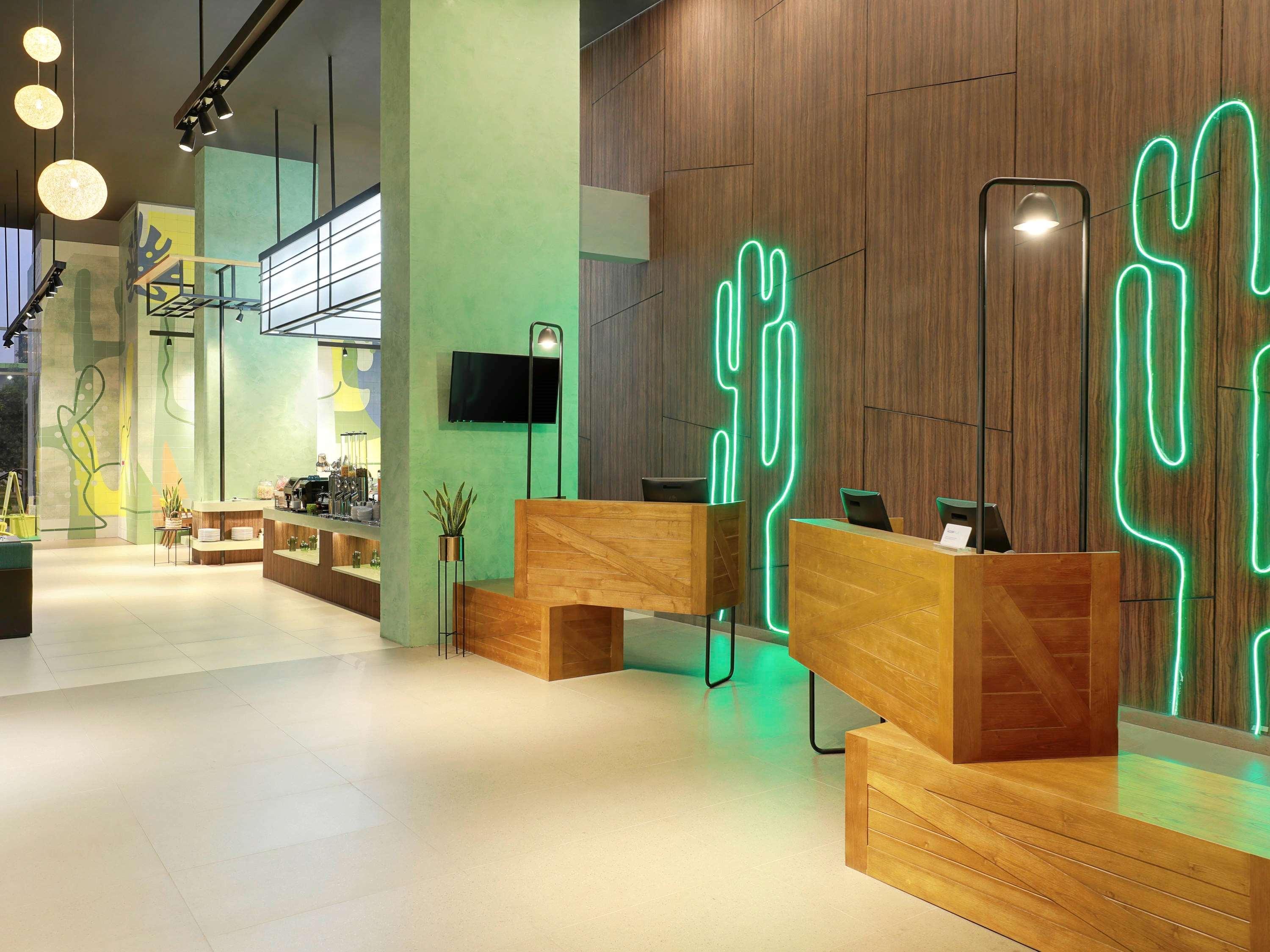 Ibis Styles Jakarta Simatupang Exteriör bild