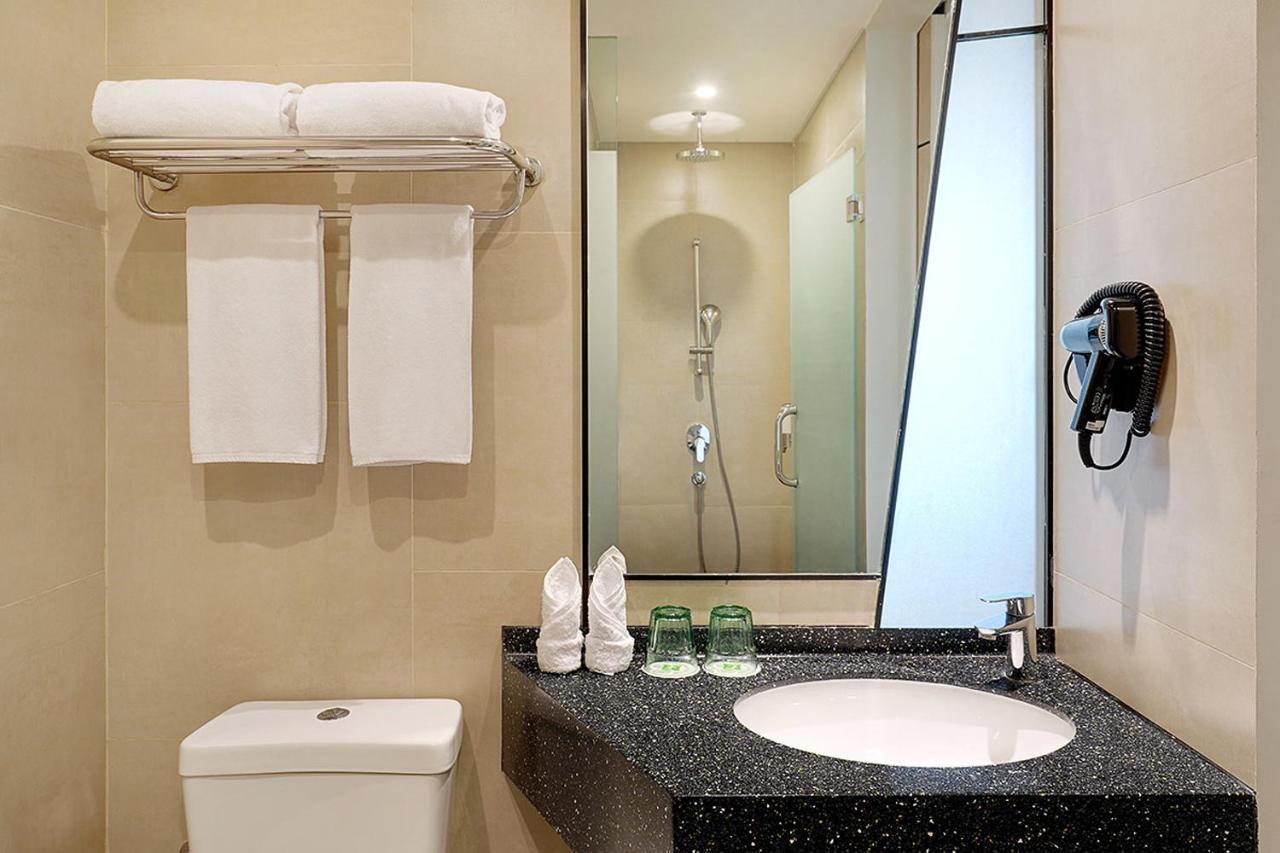 Ibis Styles Jakarta Simatupang Exteriör bild